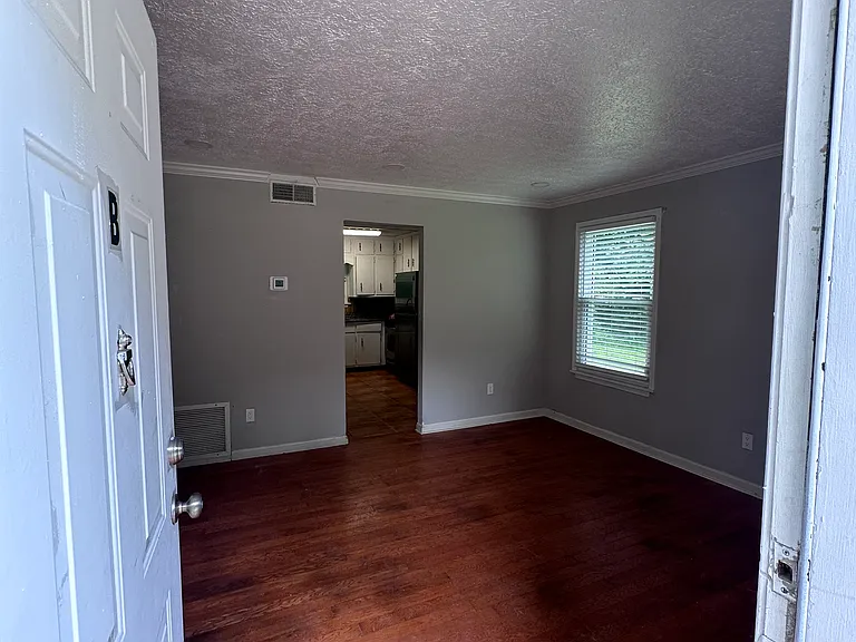 5172 Williams Rd #B — Photo 7