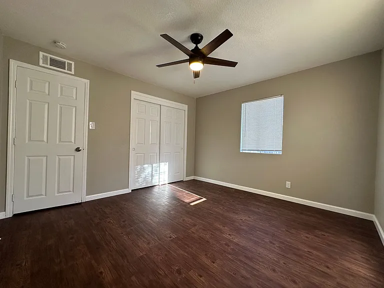 303 Taylor St — Photo 10