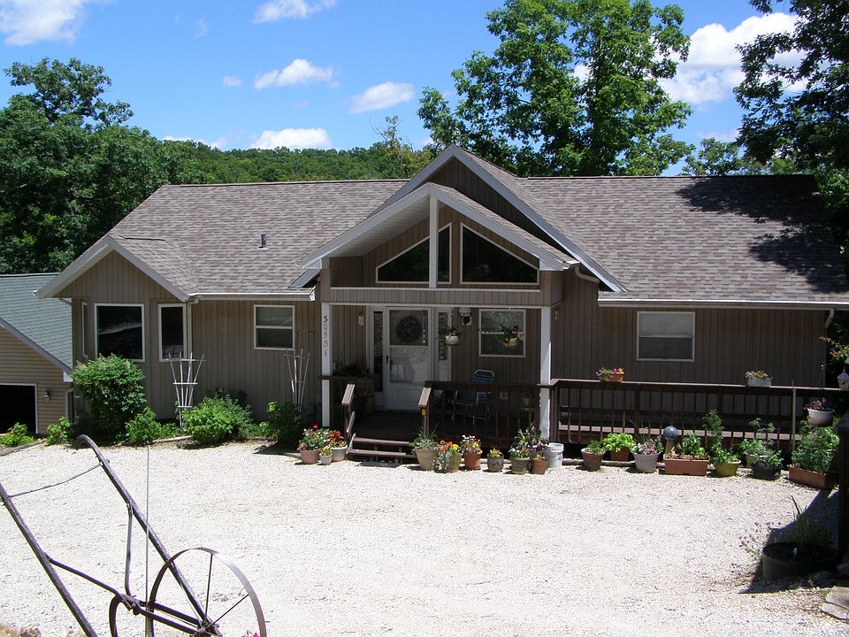 Roadside view, parking for 5