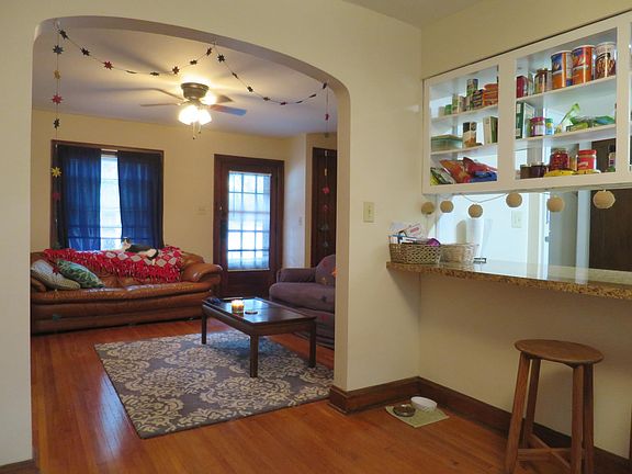 4th image of 2686 Indianola Ave