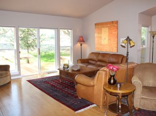 1020 NW Stannium Rd, Bend, OR 97703