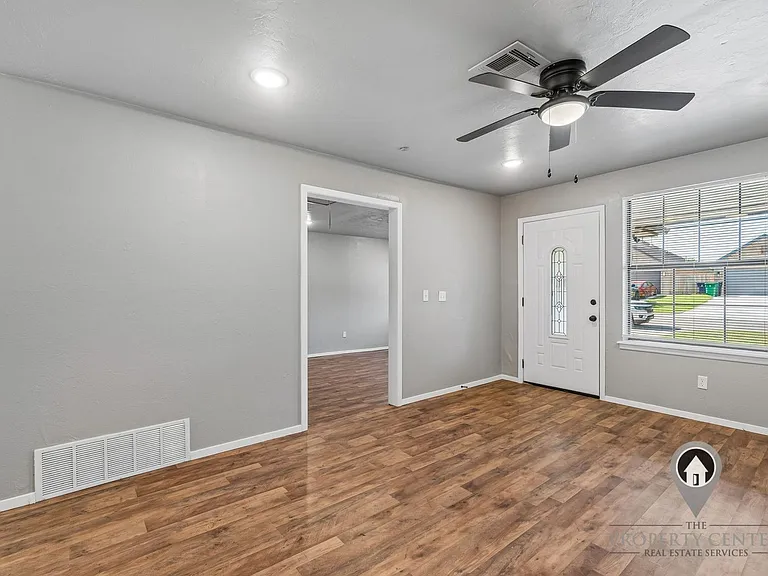 324 NW 89th St — Photo 17