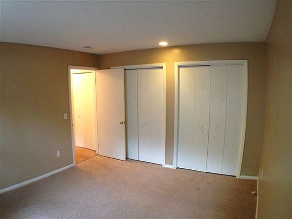 4th image of 2450 Woodcliff Ave SE