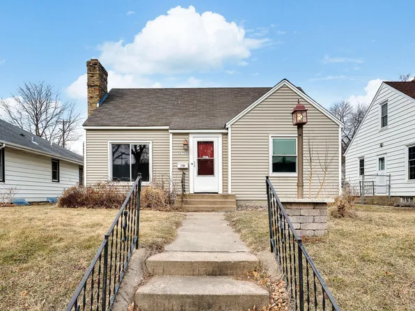 2705 York Ave N, Robbinsdale, MN 55422