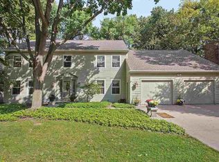 900 E Woodcrest Dr, Appleton, WI 54915