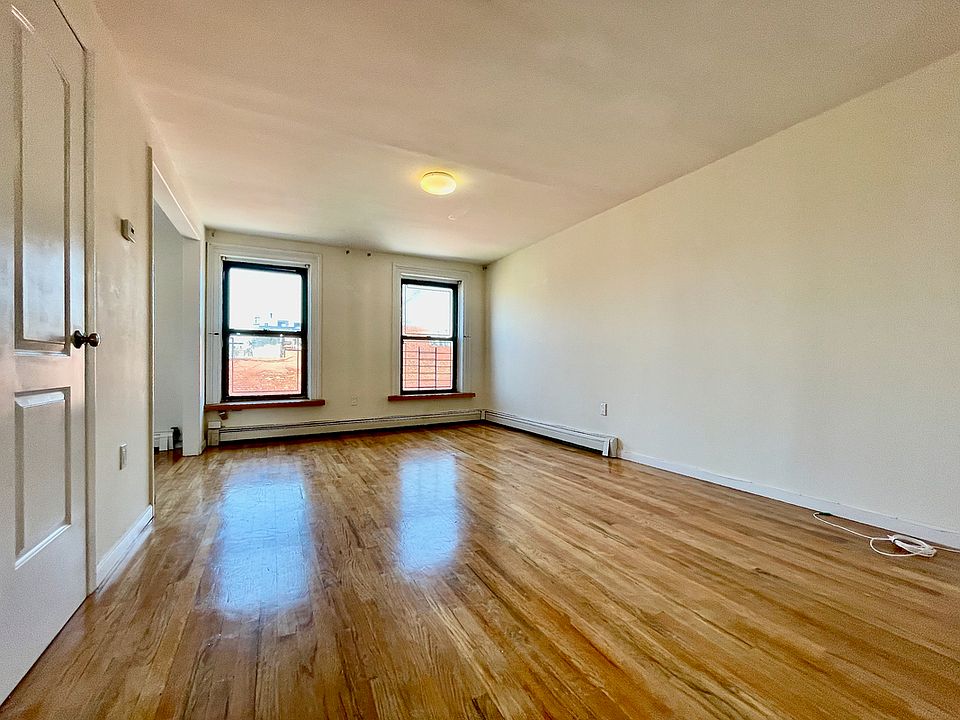 1st image of 17 Greene Ave #4