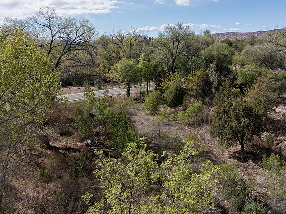 3rd image of 332 Juan Medina Rd