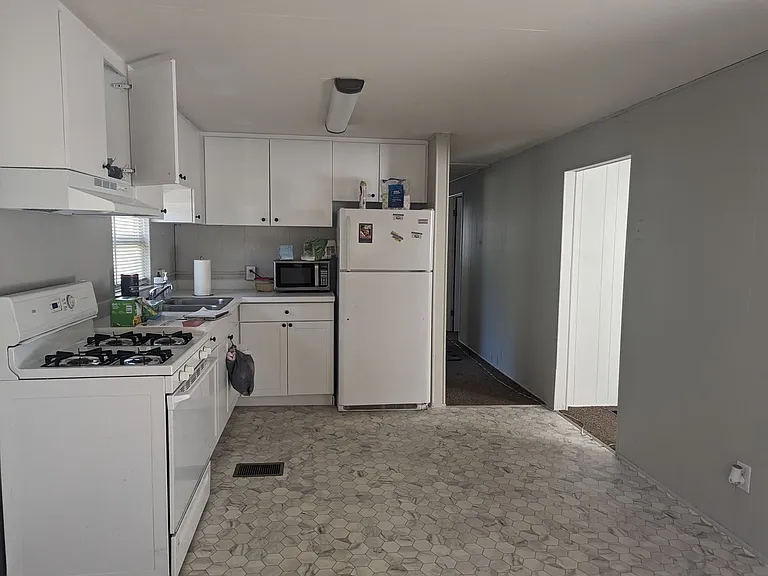 1002 Georgia Ave — Photo 4