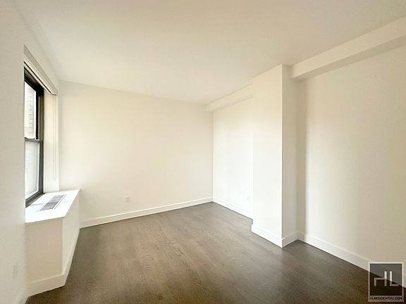 4th image of 666 W End Ave #22BB