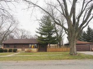 893 Stewart Ave, Elgin, IL 60120