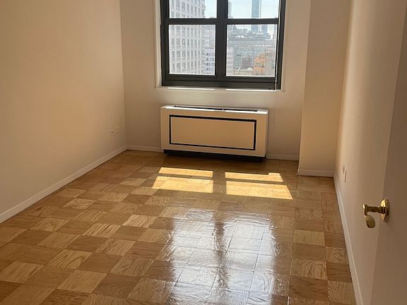 3rd image of 200 E 72nd St APT 22D