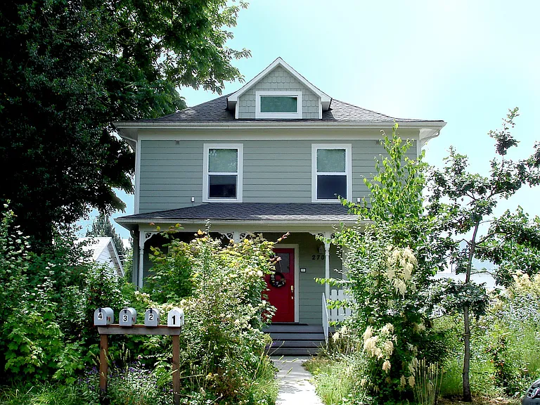 2703 E 8th St — Photo 1