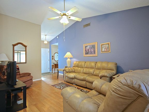 5th image of 1842 E Peach Tree Dr