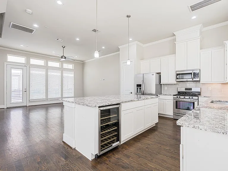 5813 Petty St #C — Photo 12