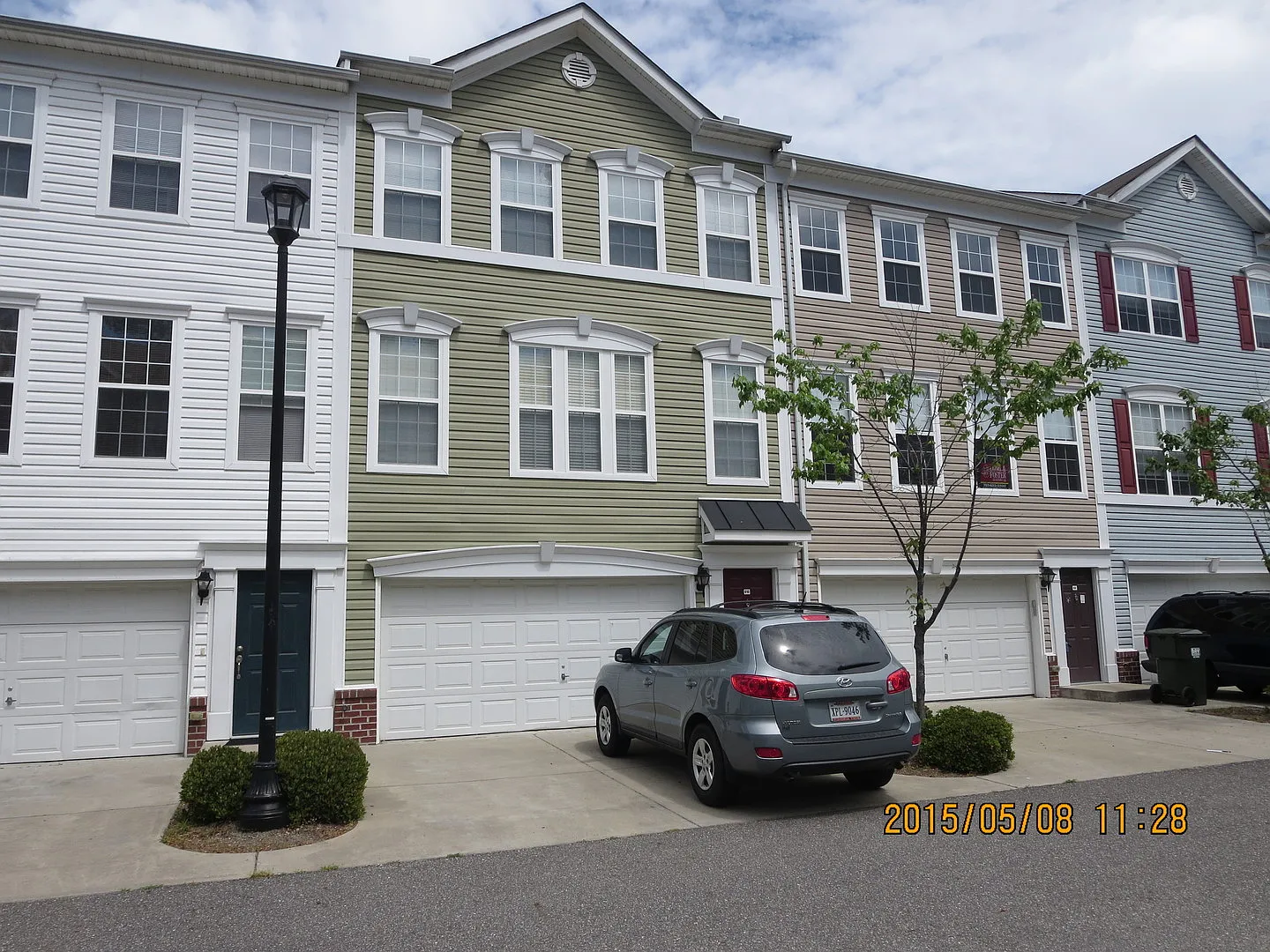 Nice town home close to Town Center — Photo 1