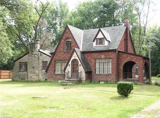 1933 Grafton Rd, Elyria, OH 44035