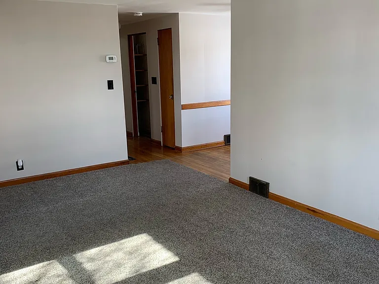 80 Romaine Ave #B — Photo 9