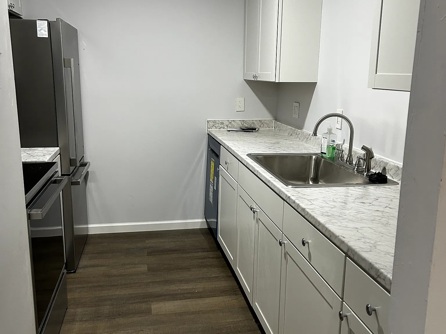 2 bed, 1.5 bath, 900 sqft, $1,300 — Photo 4