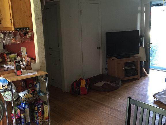 4th image of 1120 Dora St