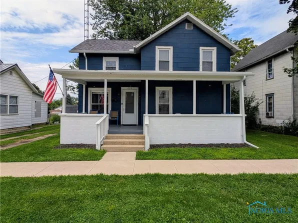 204 W Stone St, Gibsonburg, OH 43431