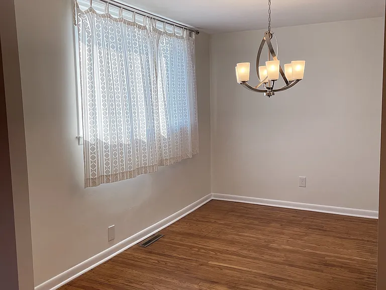 1401 E Mermaid Ln — Photo 4