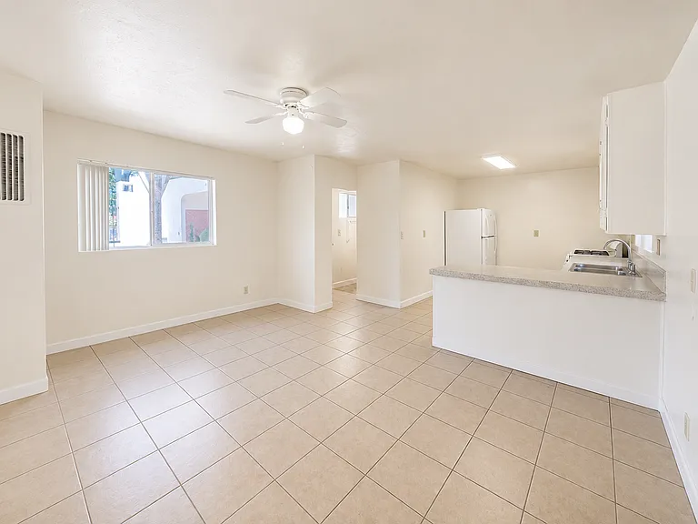 4027.5 Park Blvd #4027.5 — Photo 2