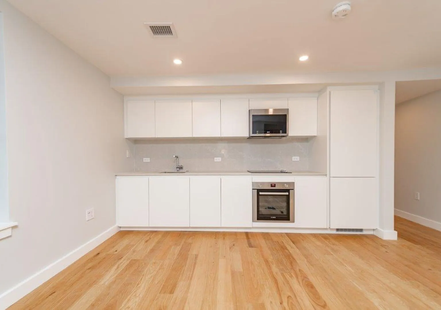 Modern, Renovated North End Studio with AC and No Fee! — Photo 3