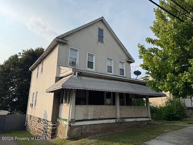 1st image of 906 Crown Ave