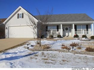 821 Blazing Star Dr, Waterloo, IL 62298