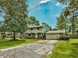 41 Holly Ave, Shalimar, FL 32579