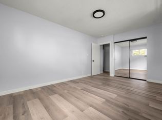 4823 W 17th St #A8, Los Angeles, CA 90019