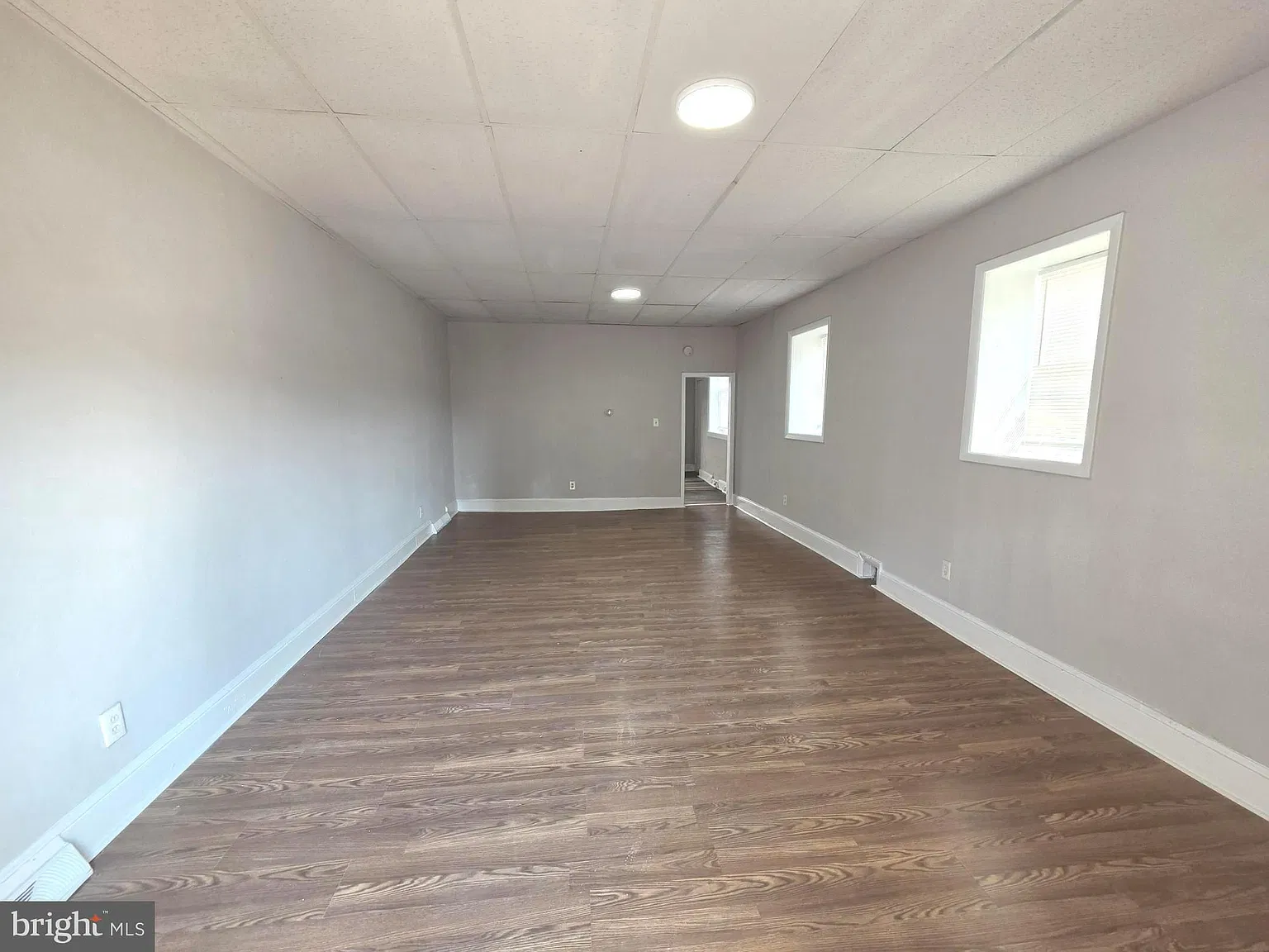 4 bed, 1.0 bath, 1248 sqft, $1,800 — Photo 2
