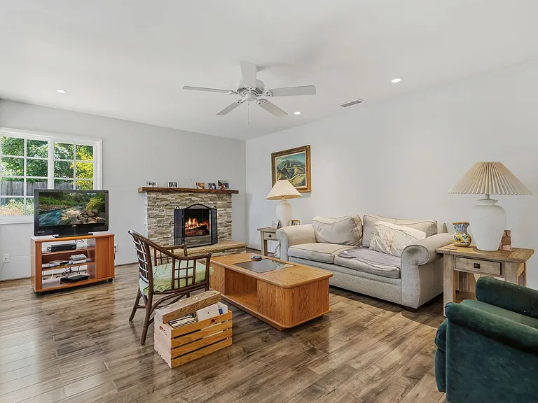 974 N San Marcos Rd — Photo 4