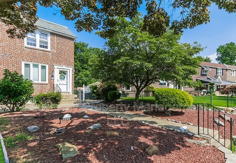 241 Westpark Ln — Photo 2