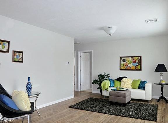 2nd image of 7762 Holly Dr