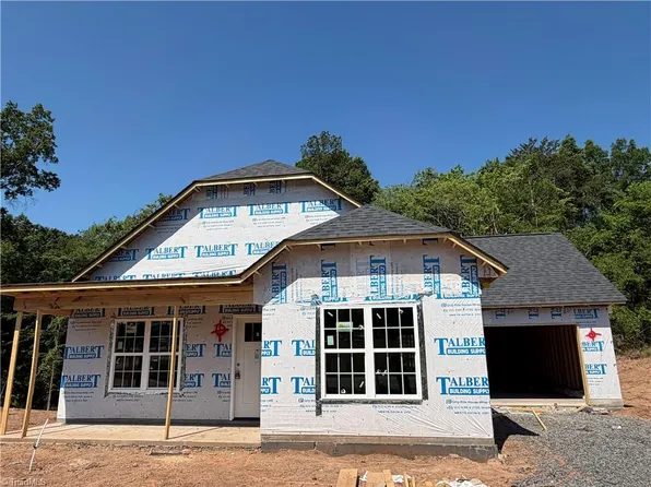 321 Price St, Eden, NC 27288