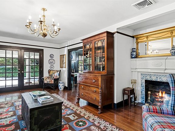3rd image of 42 Hillcrest Avenue