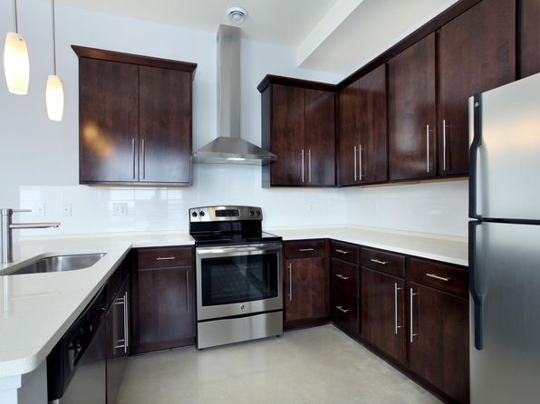205 Division Ave S #200