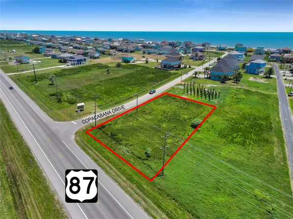 980 Copacabana Dr, Crystal Beach, TX 77650