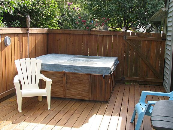 24 x 14 Deck off family room