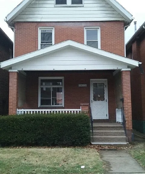 1125 Maplewood Ave — Photo 1