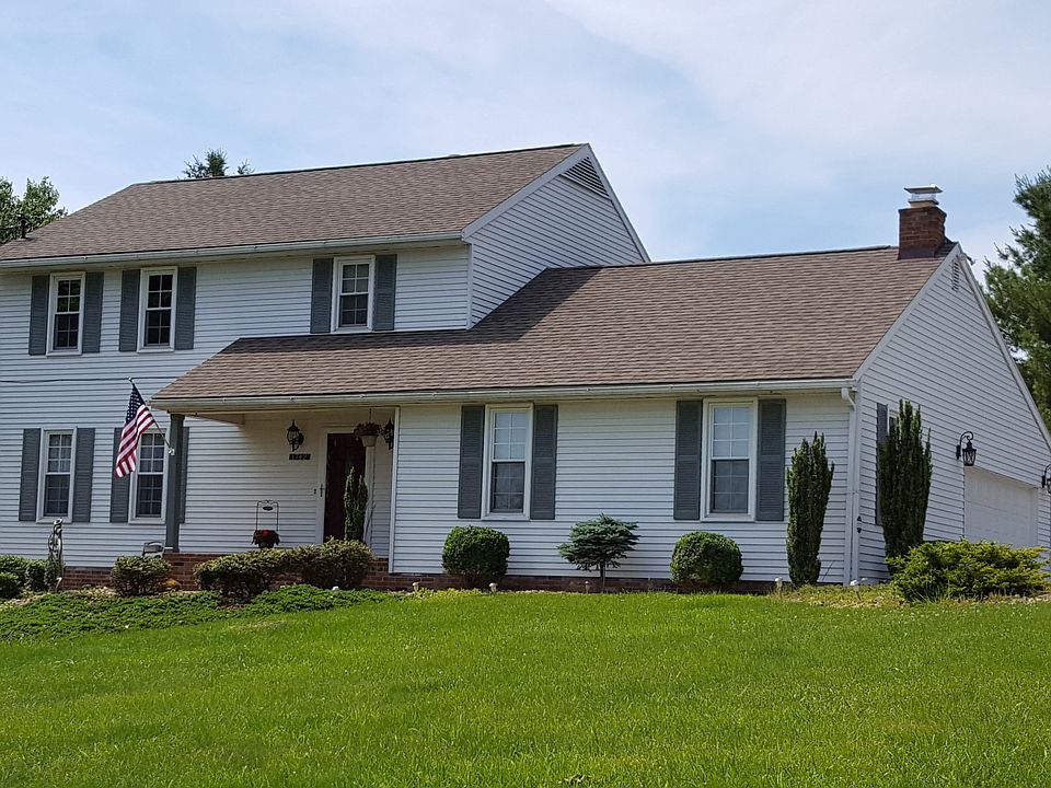 1st image of 1742 Forest Hills Dr