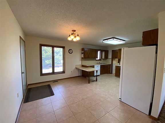 4th image of 9375 E Plymell Rd