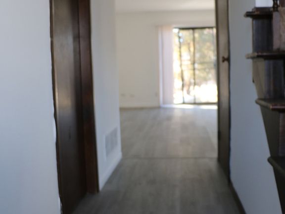 5th image of 329 Kirkwood Cir