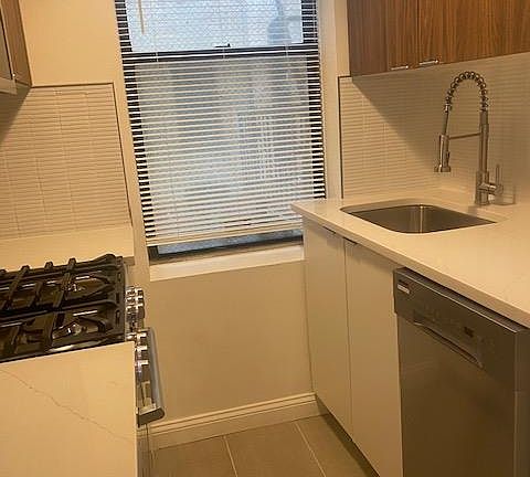 3rd image of 275 Harrison Ave APT A6