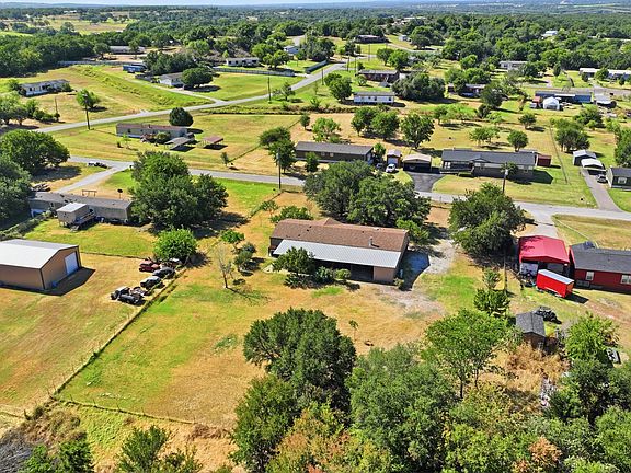 4th image of 110 Draper Dr