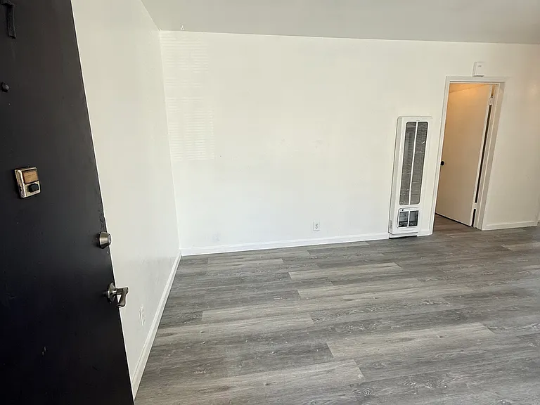 927 W Gage Ave #1 — Photo 5