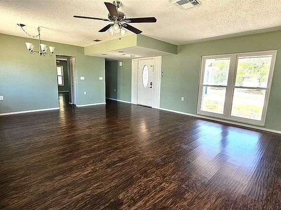 4th image of 1524 Newhope Rd