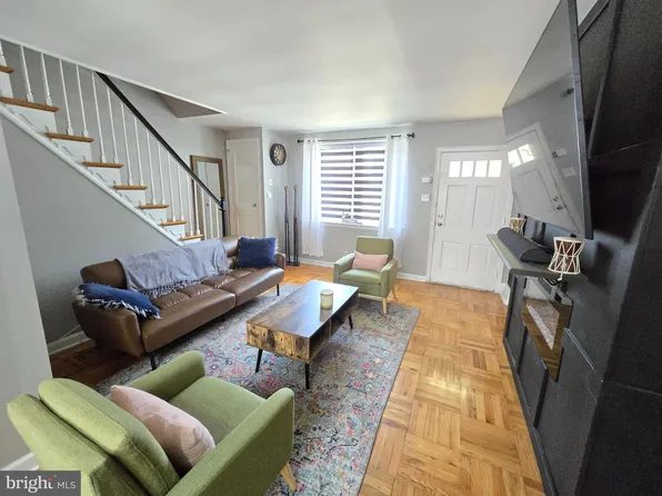 2727 Lardner St, Philadelphia, PA 19149