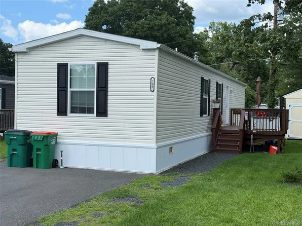 755 Tarrytown Lane, Walden, NY 12586